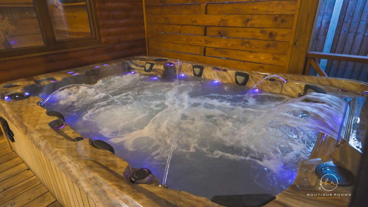 The Retreat Sauna & Hot Tub Boutique Rooms Great Paxton 外观 照片