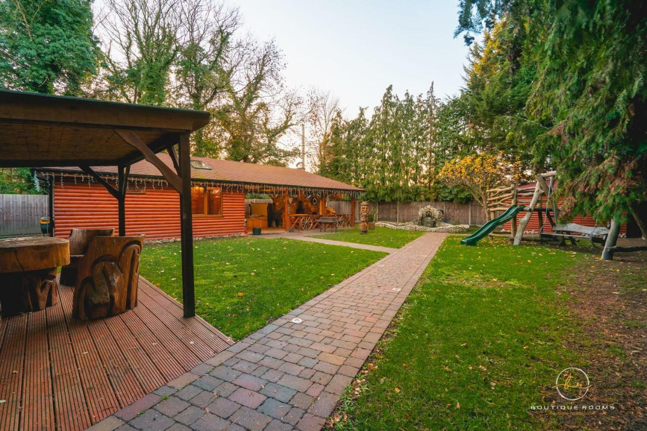 The Retreat Sauna & Hot Tub Boutique Rooms Great Paxton 外观 照片